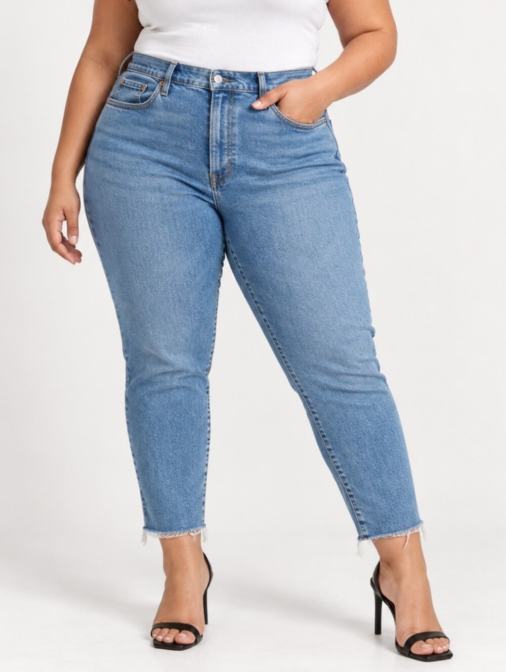 NWT Levi's Wedgie Skinny Jeans Size 20 High Rise Button Fly Raw Hem Light Wash